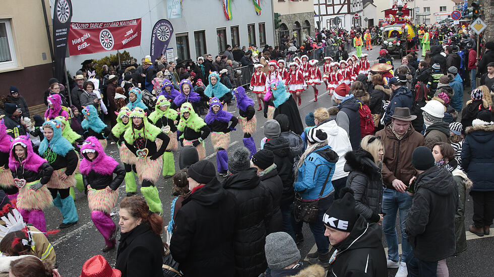 Bunter Faschingsumzug in Ober-Mörlen