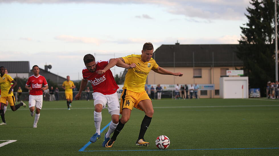 So feiert der FSV Fernwald seinen Kantersieg im Verbandsliga-Derby