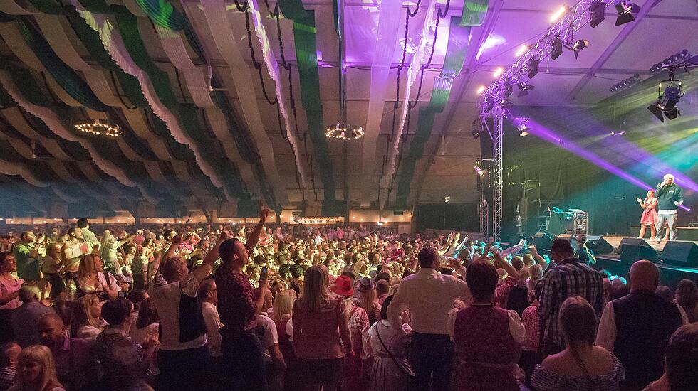 Tanz in den Mai mit DJ Ötzi beim Wiesnfest