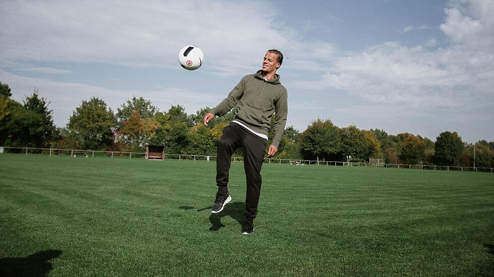 Bundesliga-Profi Timothy Chandler auf Heimatbesuch