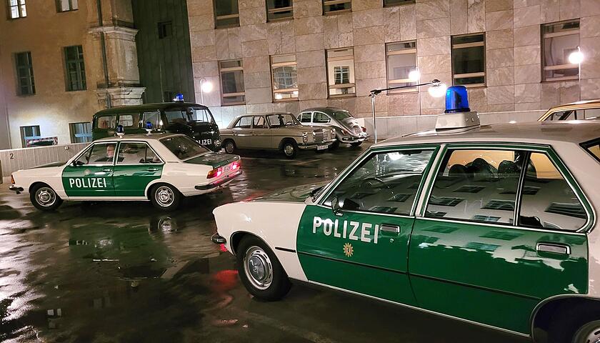 Dreh f&uuml;r &bdquo;Ku&lsquo;damm 77&ldquo;  mit Marburger Polizeioldies