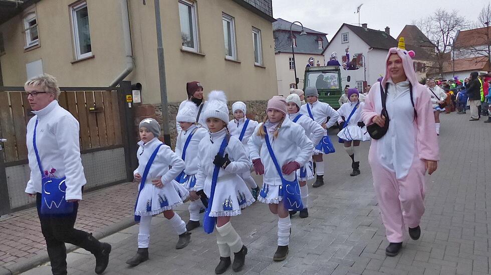 "Hasenspringer"-Umzug und Party in Rosbach