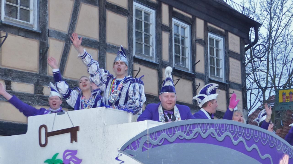 Rathausst&uuml;rmung, Umzug und Faschingsparty in Rosbach