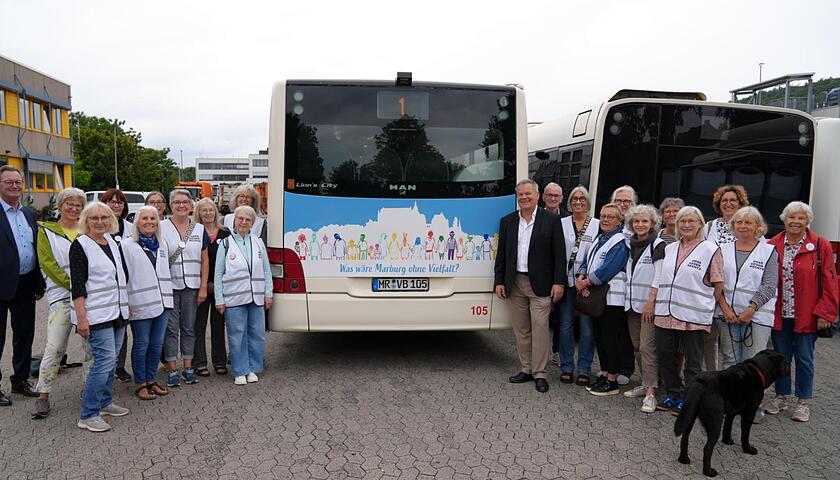 omasgegenrechts_010825