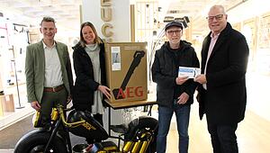 Attraktive Preise des Advents-Gewinnspiels im Kaufpark ausgelost