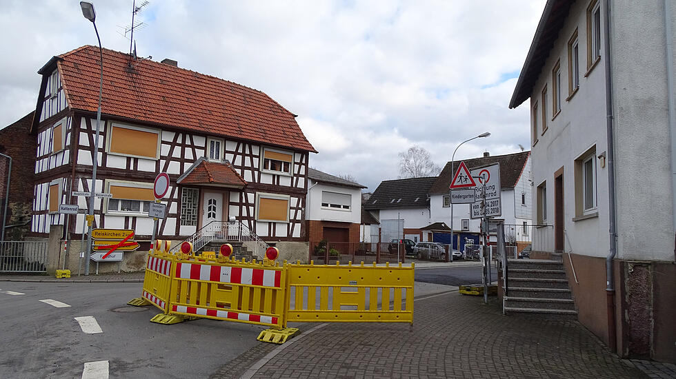 Burkhardsfelden, Erneuerung der Ortsdurchfahrt in der Wasserstraße. Bauherr: Landkreis Gießen, Baubeginn: April 2017, Fertigstellung: Mai 2018, Baukosten: 1,7 Millionen Euro