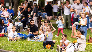 Besucher_100724