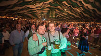 Tanz in den Mai mit DJ Ötzi beim Wiesnfest