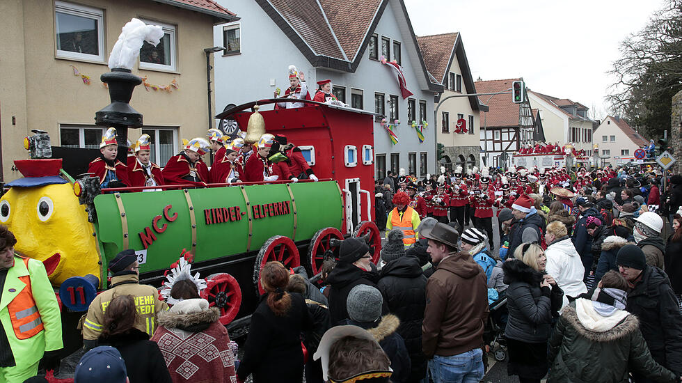 Bunter Faschingsumzug in Ober-Mörlen