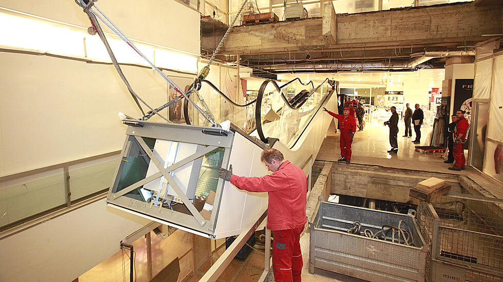 Neue Rolltreppen für Karstadt