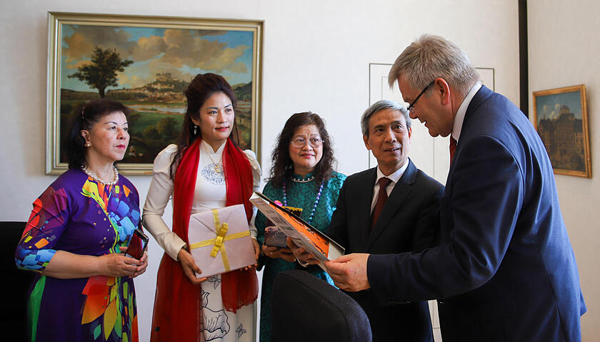 DelegationVietnam_2_FotoLen