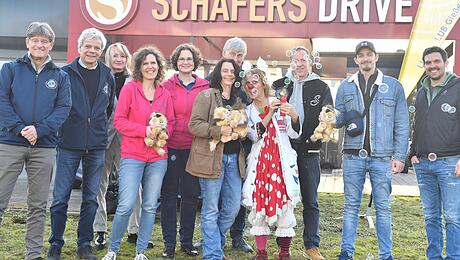 Spende aus Kreppelaktion &uuml;bergeben