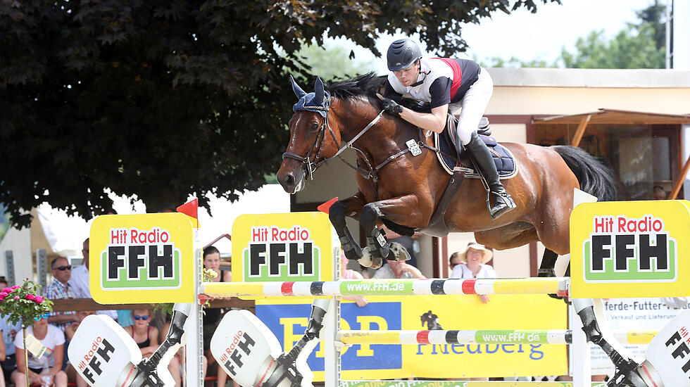 Dressur- und Springturnier auf der Reitsportanlage der Familie Loth in Friedberg – Fauerbach
