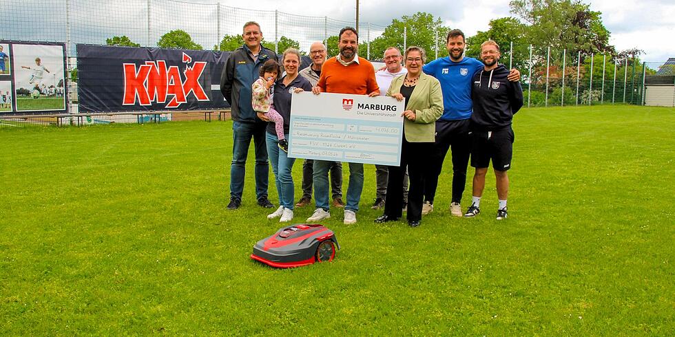 FSV Cappel erh&auml;lt M&auml;hroboter  und Materialien zur Rasenpflege