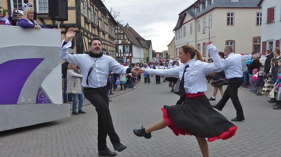 "Hasenspringer"-Umzug und Party in Rosbach