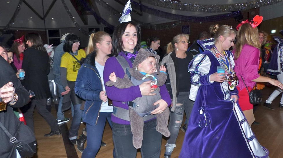 Rathausst&uuml;rmung, Umzug und Faschingsparty in Rosbach