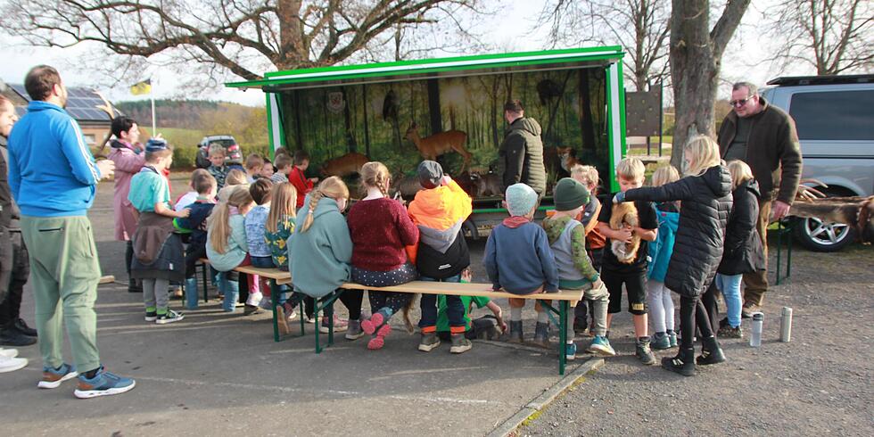 &bdquo;Rollende Waldschule&ldquo; unterwegs