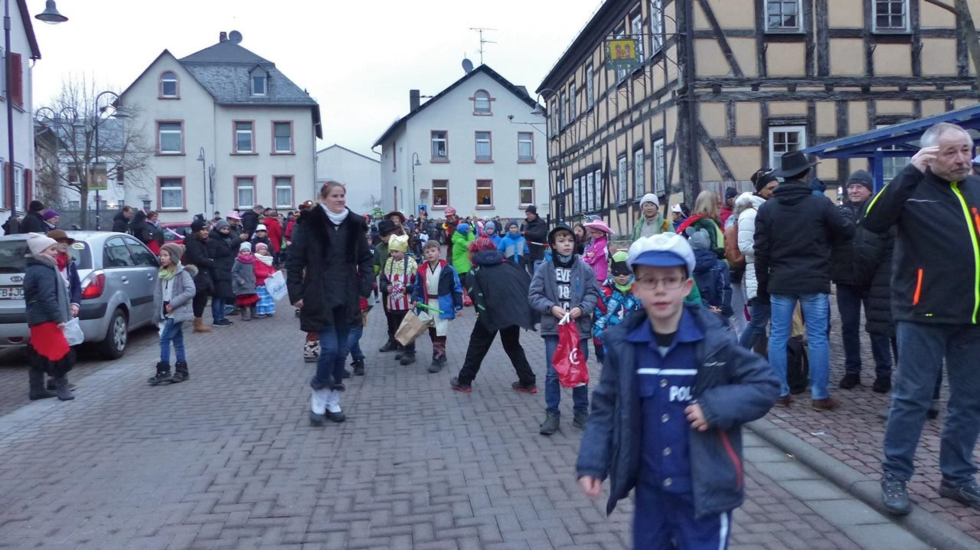 Rathausst&uuml;rmung, Umzug und Faschingsparty in Rosbach