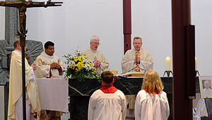 giloka06005_Papst_060525