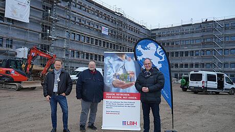 Grundger&uuml;st f&uuml;r Neubau des Regierungspr&auml;sidiums steht