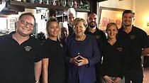 Großer Wahlkampftag in Gießen: Merkel-Besuch und NPD-Kundgebung