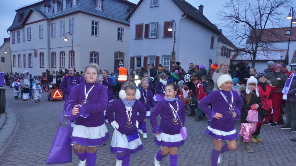 Rathausst&uuml;rmung, Umzug und Faschingsparty in Rosbach