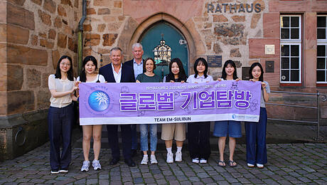 SM_F_GruppeSüdkorea_FotoLen