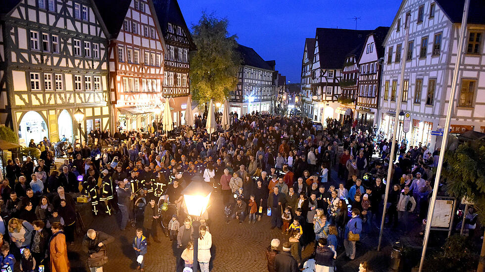 Gallusmarkt Grünberg 2017: Eröffnung und Laternenumzug