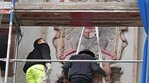 Das Sandsteinwappen wird im Juni 2017 wieder vervollständigt.