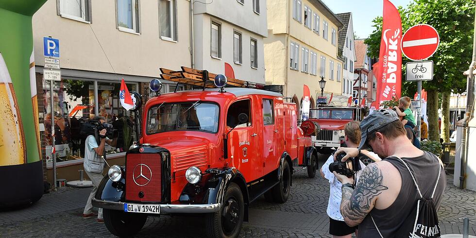 Feuerwehr-Oldies trotzen der Hitze