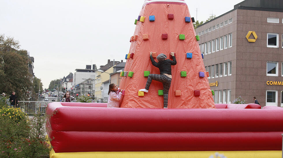 Das Schlammbeiserfest im Seltersweg ist eröffnet