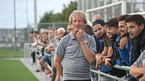 So feiert der FSV Fernwald seinen Kantersieg im Verbandsliga-Derby