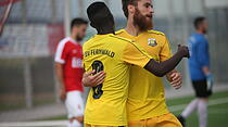 So feiert der FSV Fernwald seinen Kantersieg im Verbandsliga-Derby