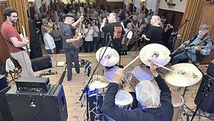 Rockiger Clubabend mit  der Johnston Rock Band